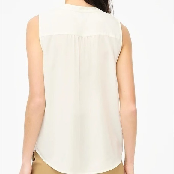 H&M Top Womens Size 4 Cream Sleeveless V-neck Popover Buttons Summer Blouse - Picture 2 of 11